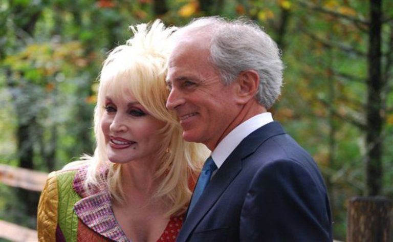 Dolly Parton Husband, Net Worth, Age, Siblings, Body, Children, Family