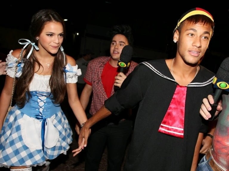 Neymar Girlfriend, Relationships, Wife, Son And Sister