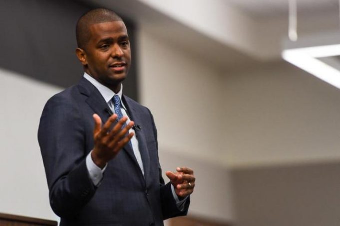 Bakari Sellers Wife, Married, Height, Net Worth, Body ... - Celebily