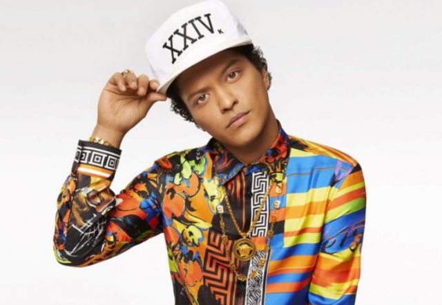 Bruno Mars Girlfriend, Gay, Married, Wife, Dad, Mom, Family, Parents