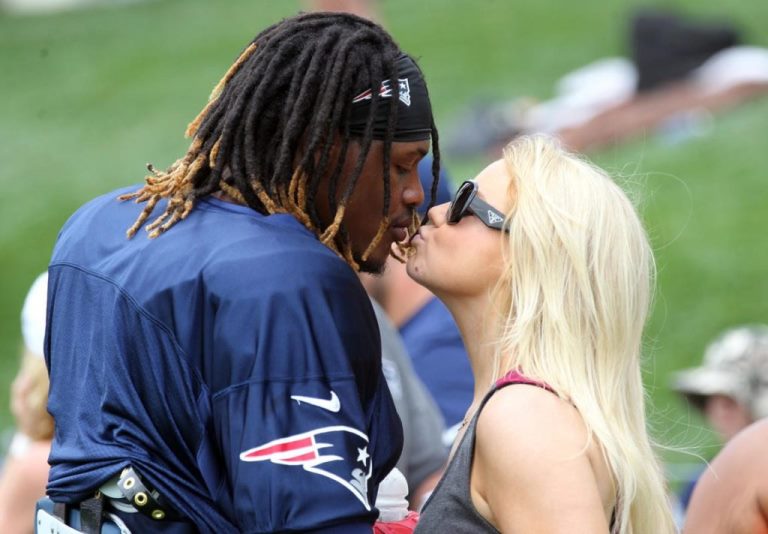 Dont’a Hightower Bio, Girlfriend, Wife, Family, Body Measurements