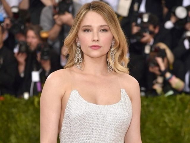 Haley Bennett Bio, Husband, Feet, Family and Quick Facts
