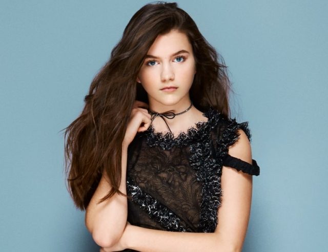 Chloe East Biography, Height, Age, Childhood, Family Life and Achievements