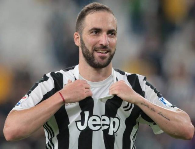 Gonzalo Higuain Wife, Brother, Girlfriend, Age, Teeth, Height, Weight