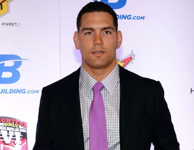 Chris Weidman Wife, Sister, Brother, Dad, Family, Height, Bio