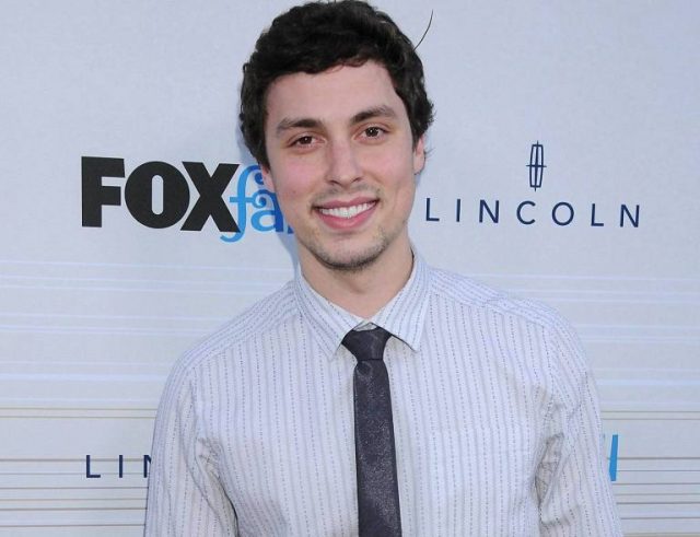 Is John Francis Daley Married? Who Is His Wife? Age, Height, Is He Gay?