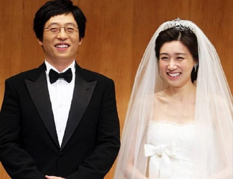 Who Is Yoo Jae Suk? His Wife (Na Kyung Eun), Son, Sister, and Family