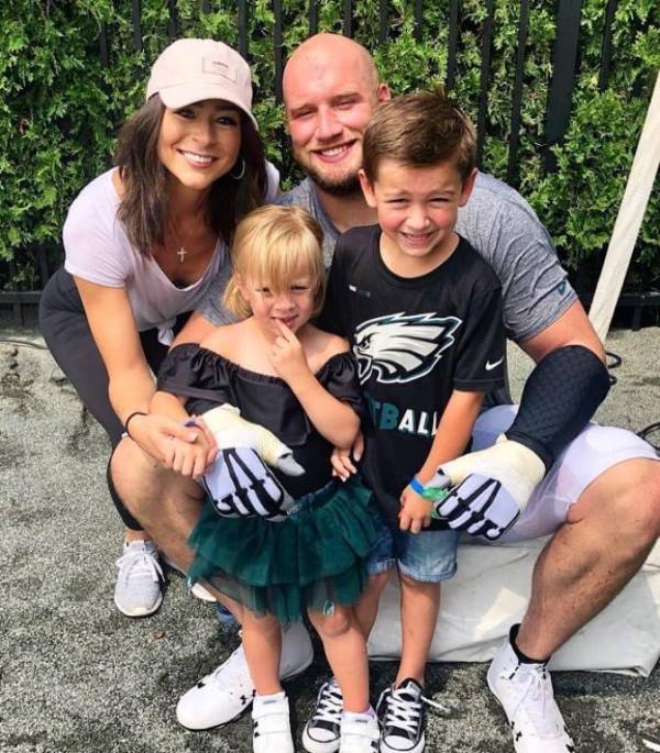 Lane Johnson Wife, Family, Height, Weight, Body Measurements