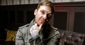 Brent Smith Married, Wife, Son, Family, Net Worth, Girlfriend, Height