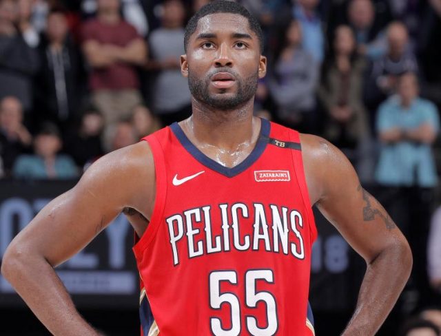 Who Is E’Twaun Moore? His Bio, Height, Weight, Measurements