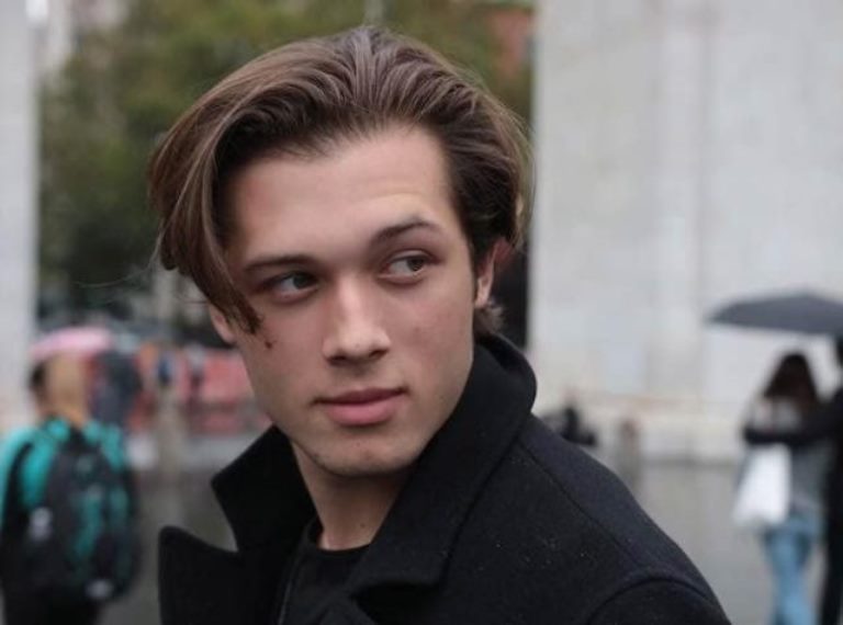 Biography of Leo Howard – His Age, Height, Family Life and Girlfriend