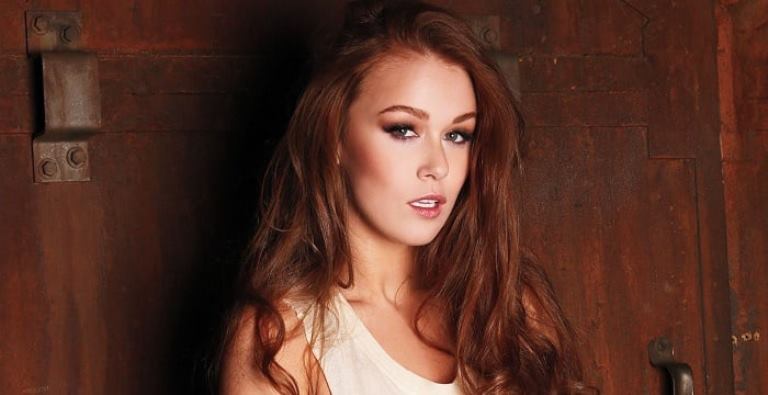 Who Is Leanna Decker? Is She Married? Her Career, Children, & More