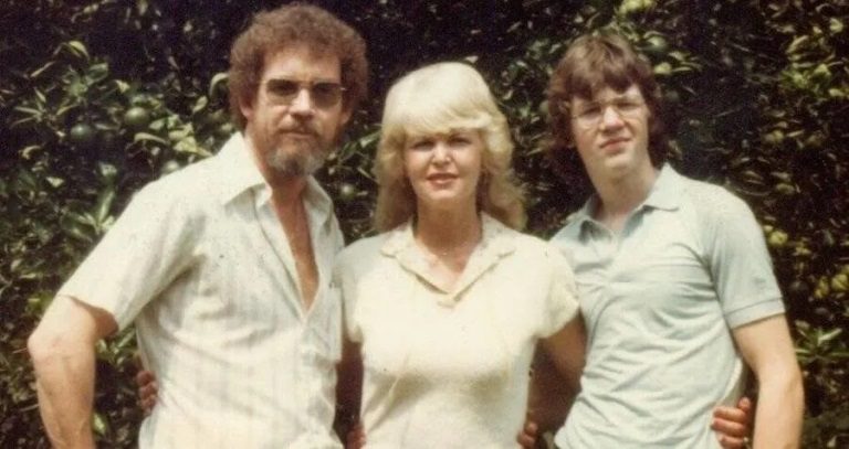 Steve Ross with his father Bob and mother Vivian