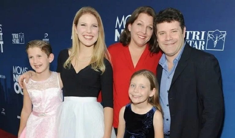 Sean Astin with his family