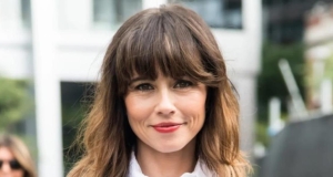 Linda Cardellini Biography, Career, Net Worth, And Other Interesting Facts