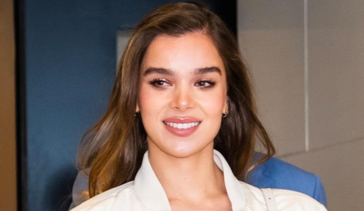 Hailee Steinfeld Net Worth 2024 How Much is the True Grit Actress Worth?