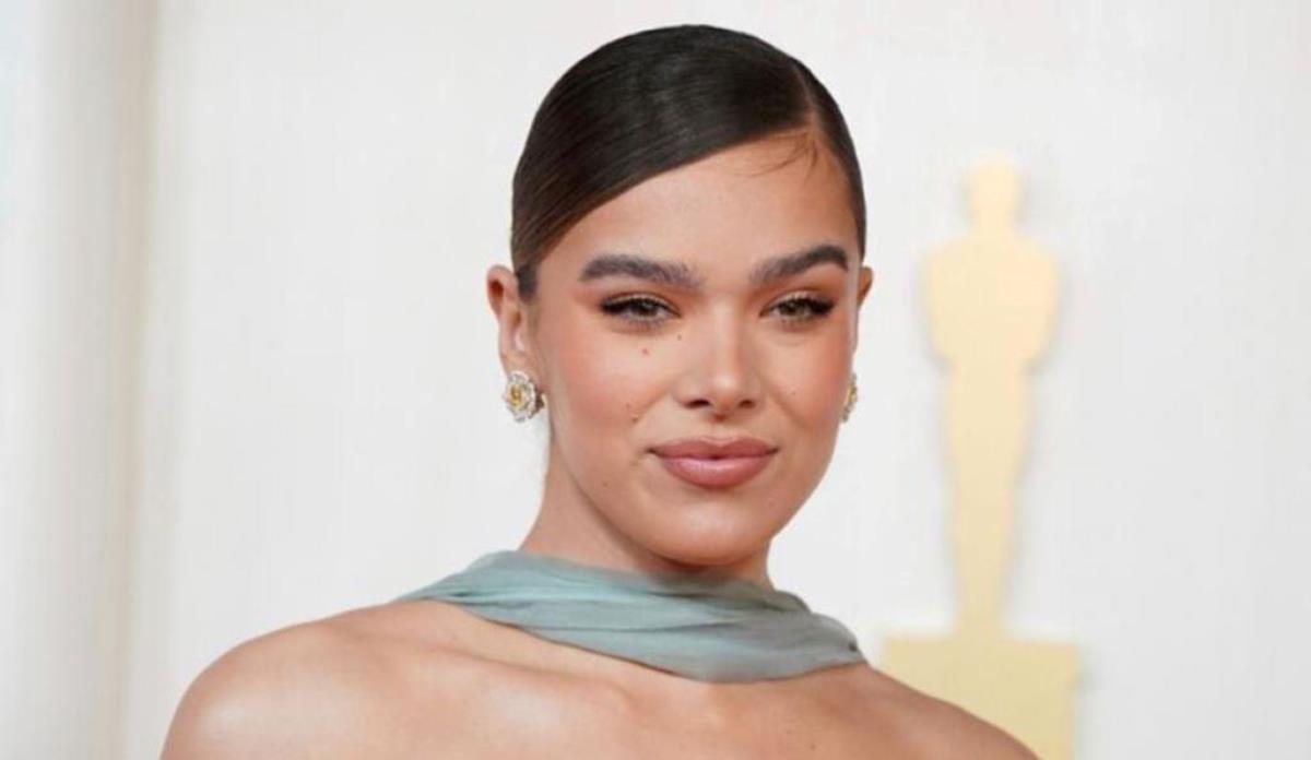 Hailee Steinfeld Net Worth 2024 How Much is the True Grit Actress Worth?