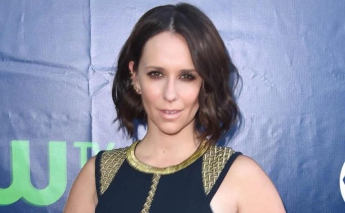 Jennifer Love Hewitt Net Worth 2024: How Much is the ‘Ghost Whisperer ...